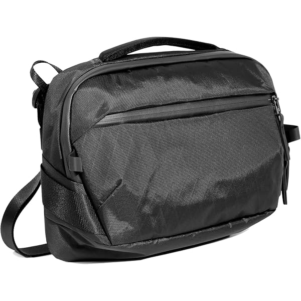 Amazon.co.jp: [エアー] Travel Collection Day Sling 3 Max ボディ
